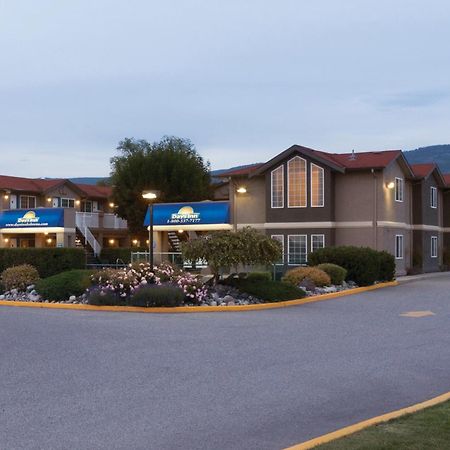 Days Inn By Wyndham Kelowna Exterior photo